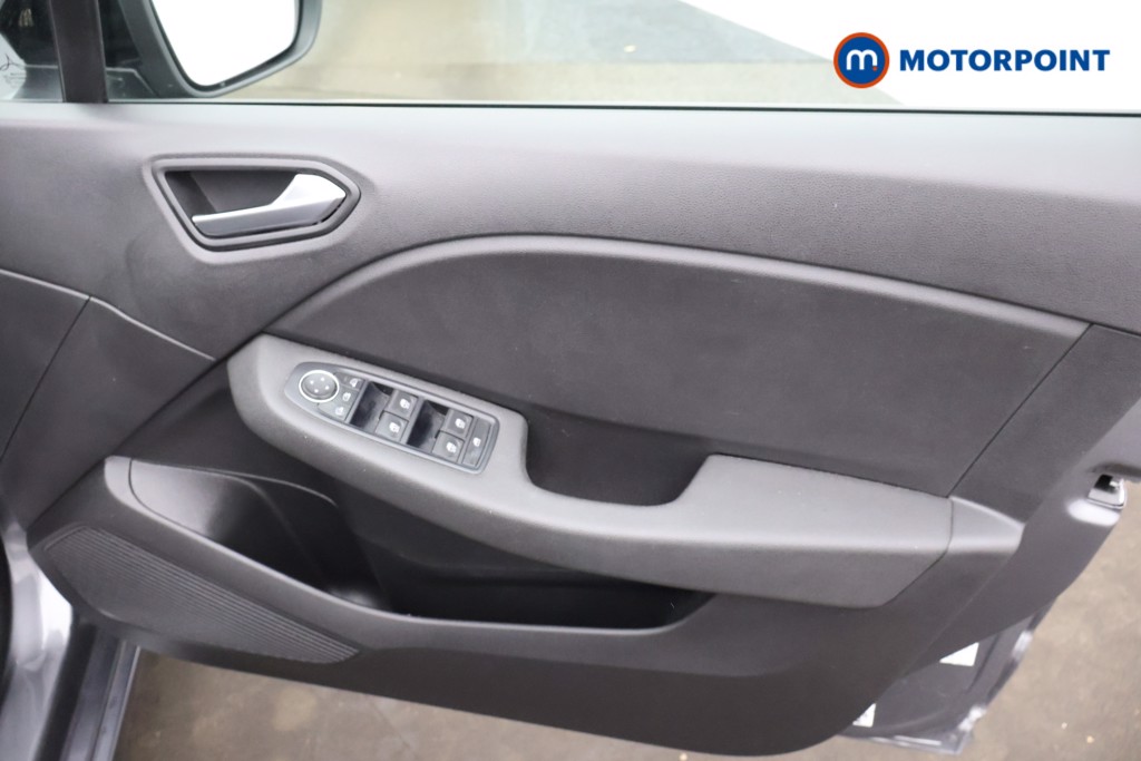 Renault Clio Evolution Manual Petrol Hatchback - Stock Number (1669882) - 13th supplementary image