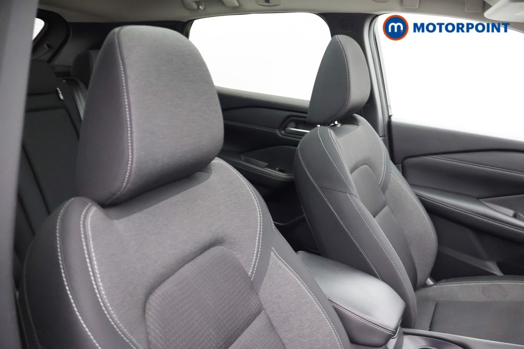 Nissan Qashqai Kuro Edition Automatic Petrol-Electric Hybrid SUV - Stock Number (1670330) - 2nd supplementary image