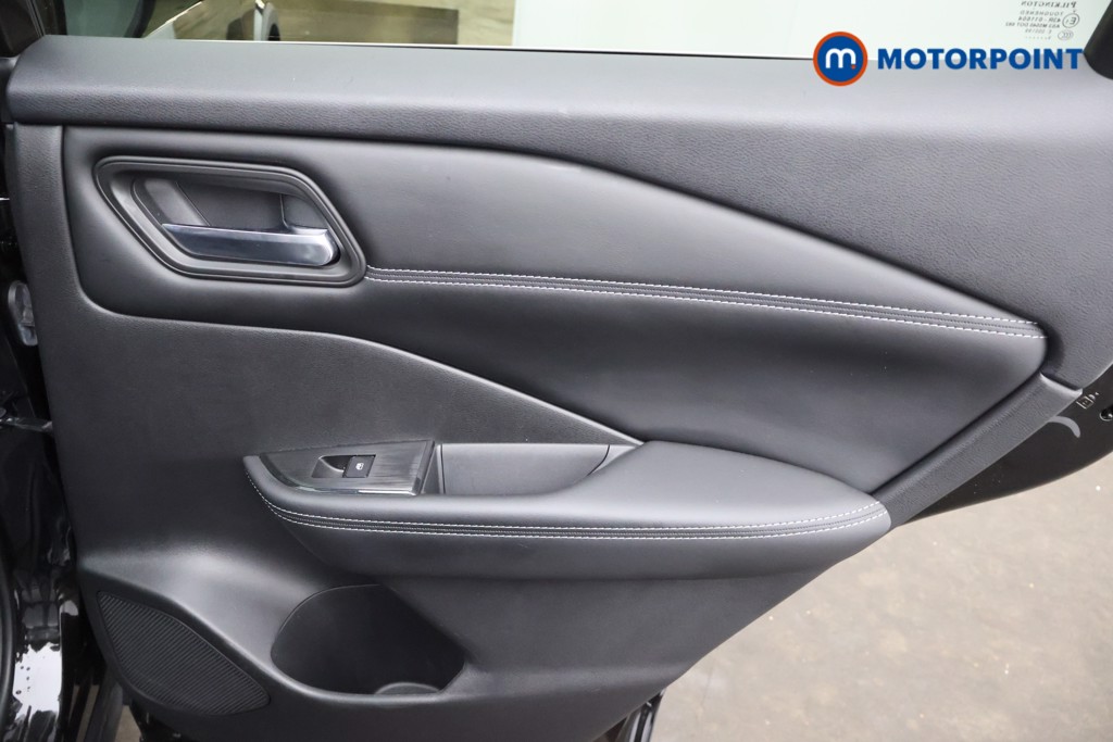 Nissan Qashqai Kuro Edition Automatic Petrol-Electric Hybrid SUV - Stock Number (1670330) - 11th supplementary image