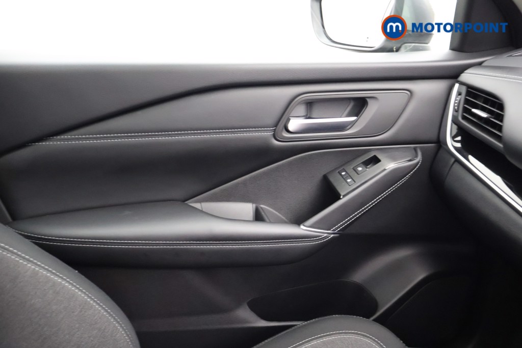 Nissan Qashqai Kuro Edition Automatic Petrol-Electric Hybrid SUV - Stock Number (1670330) - 40th supplementary image