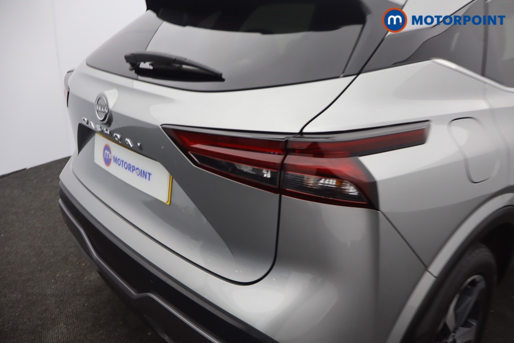 Nissan Qashqai N-Connecta Manual Petrol SUV - Stock Number (1670430) - 3rd supplementary image