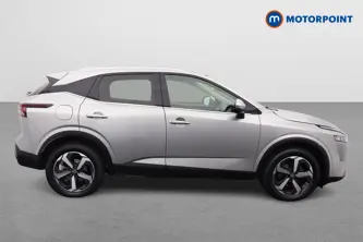 Nissan Qashqai N-Connecta Manual Petrol SUV - Stock Number (1670430) - Drivers side