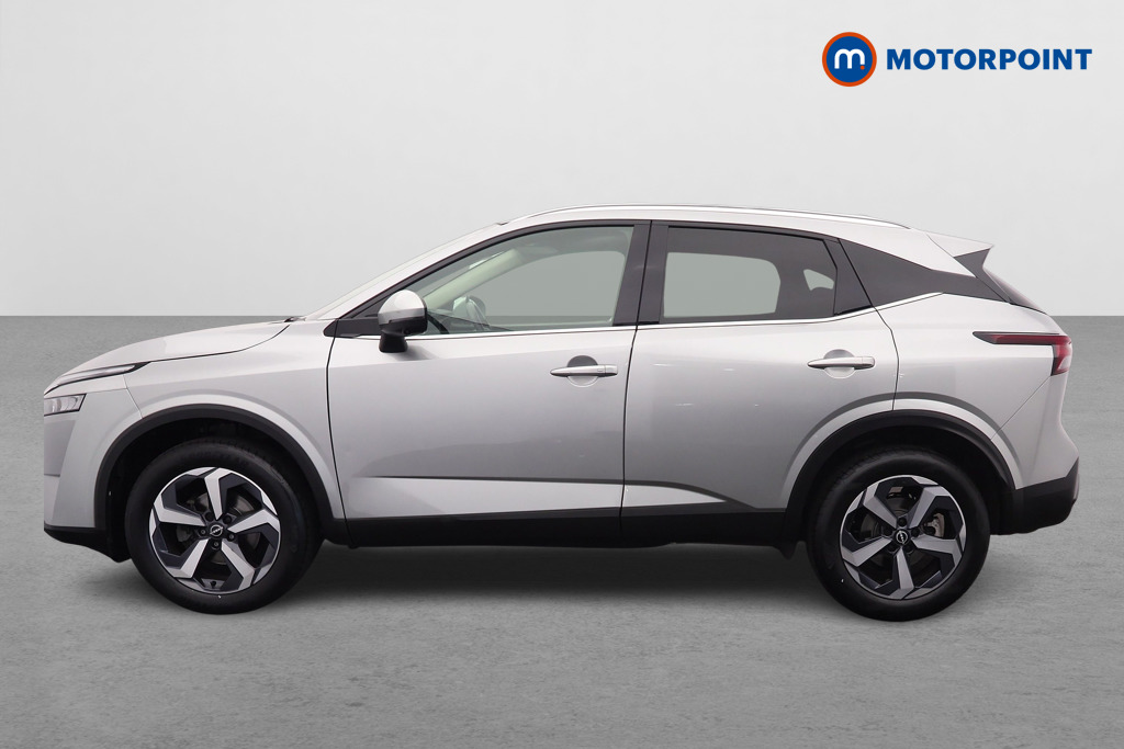 Nissan Qashqai N-Connecta Manual Petrol SUV - Stock Number (1670430) - Passenger side