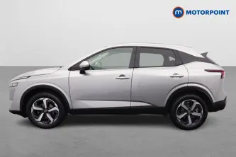 Nissan Qashqai N-Connecta Manual Petrol SUV - Stock Number (1670430) - Passenger side