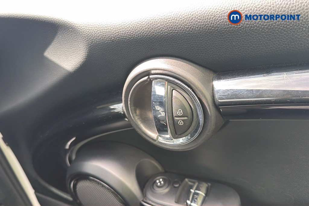 Mini Hatchback Cooper S Level 1 Automatic Electric Hatchback - Stock Number (1670710) - 4th supplementary image