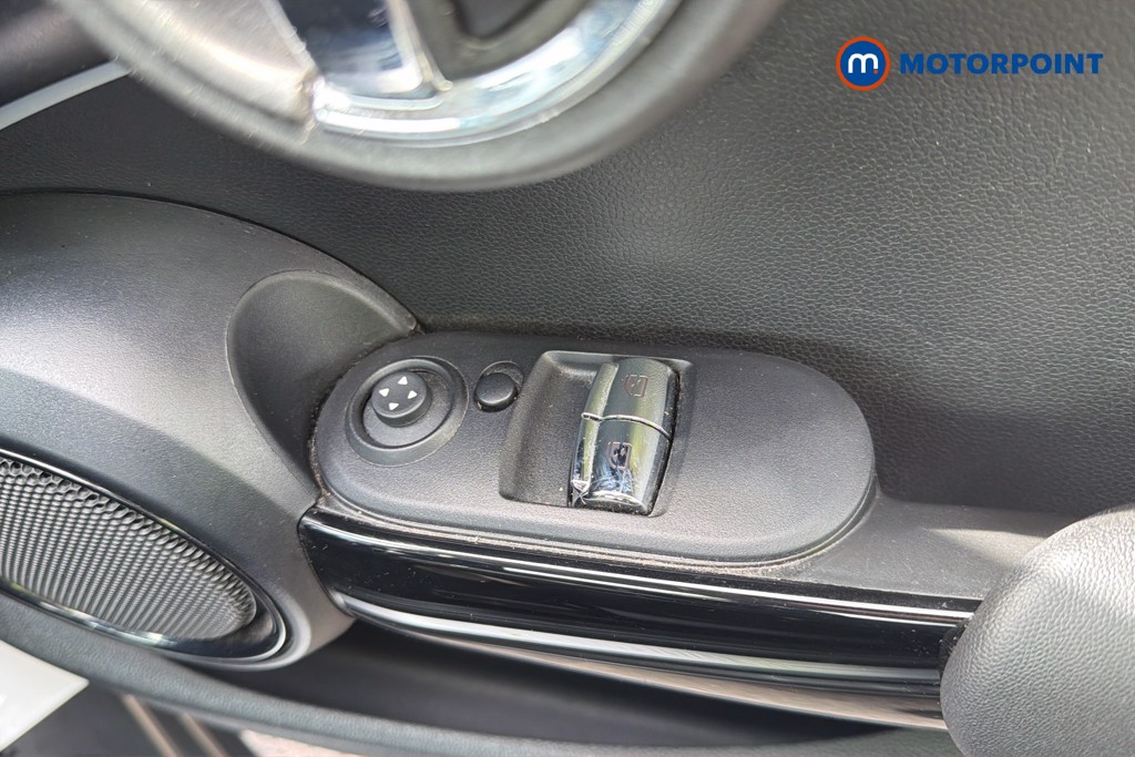 Mini Hatchback Cooper S Level 1 Automatic Electric Hatchback - Stock Number (1670710) - 5th supplementary image