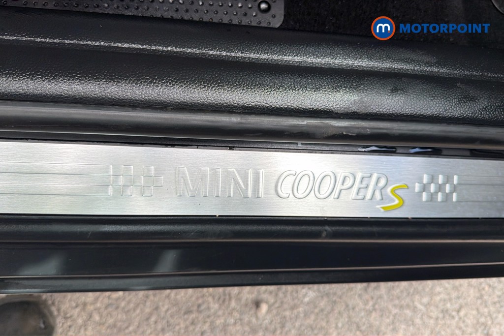 Mini Hatchback Cooper S Level 1 Automatic Electric Hatchback - Stock Number (1670710) - 6th supplementary image