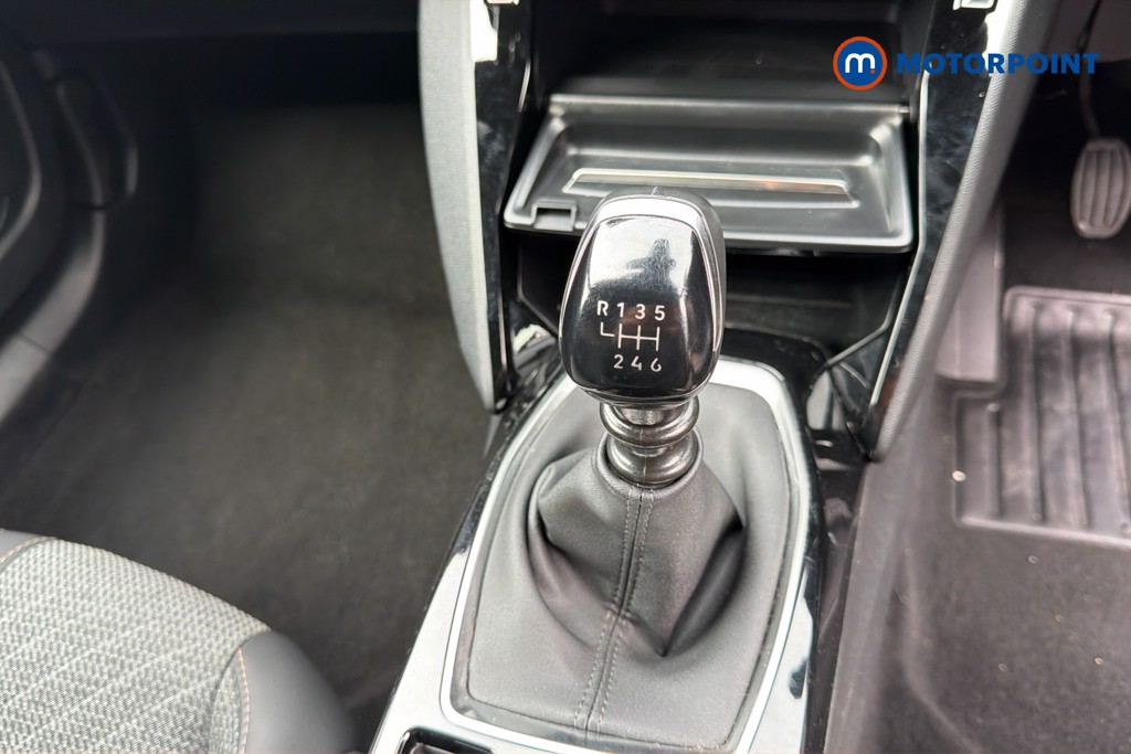 Peugeot 2008 Allure Manual Petrol SUV - Stock Number (1670987) - 15th supplementary image