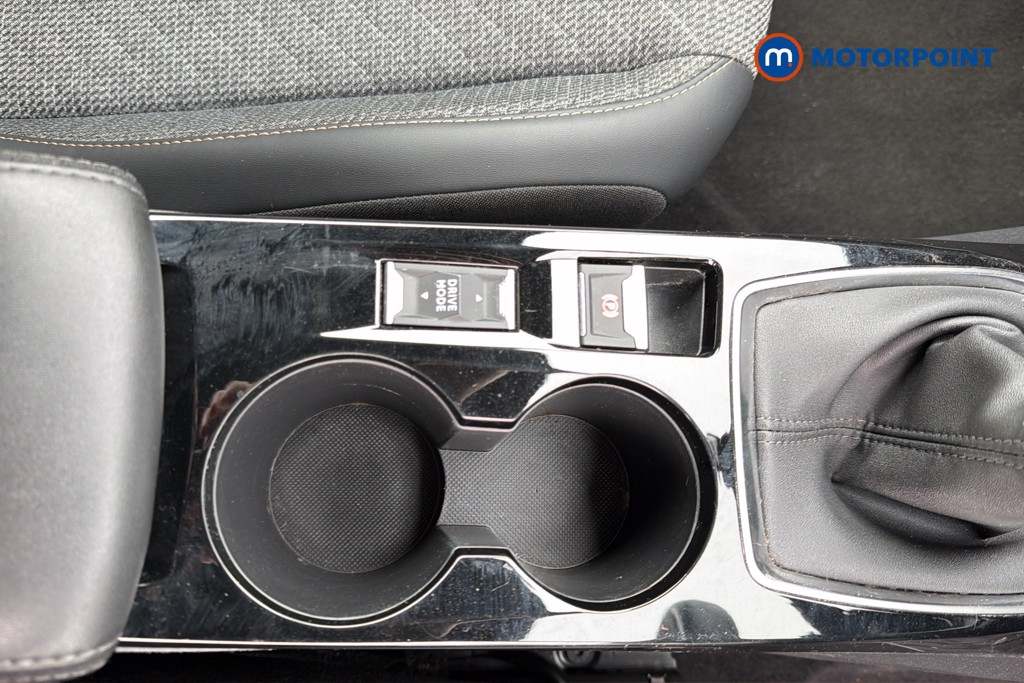 Peugeot 2008 Allure Manual Petrol SUV - Stock Number (1670987) - 16th supplementary image