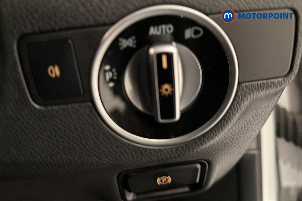 Mercedes-Benz GLA Amg Line Automatic Petrol SUV - Stock Number (1671197) - 11th supplementary image