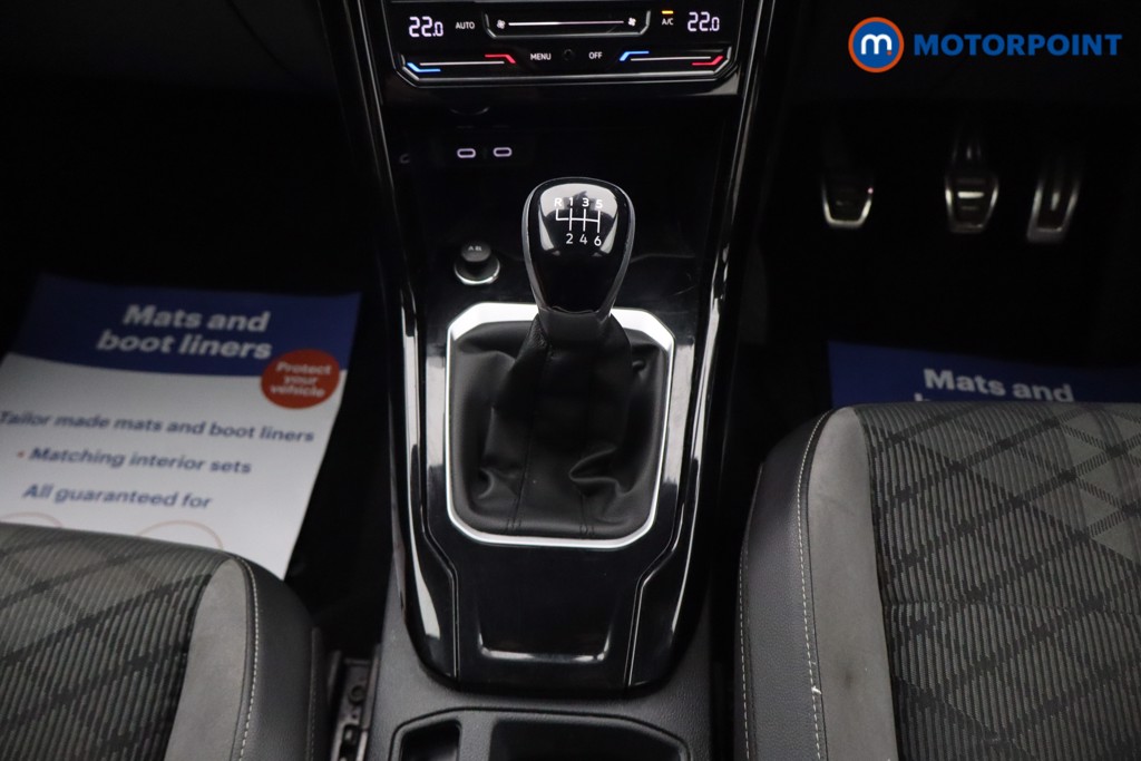 Volkswagen T-Roc R-Line Manual Petrol SUV - Stock Number (1671781) - 7th supplementary image