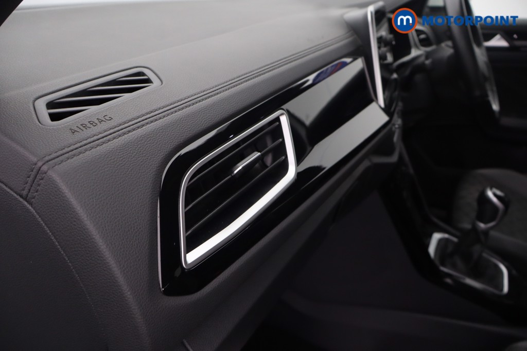 Volkswagen T-Roc R-Line Manual Petrol SUV - Stock Number (1671781) - 42nd supplementary image