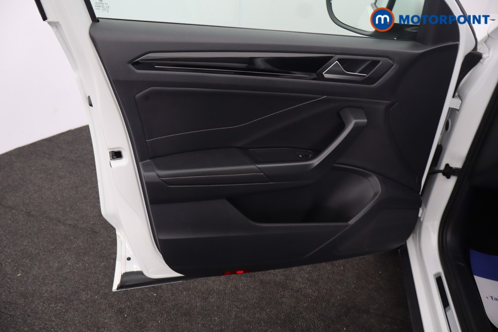Volkswagen T-Roc R-Line Manual Petrol SUV - Stock Number (1671781) - 43rd supplementary image