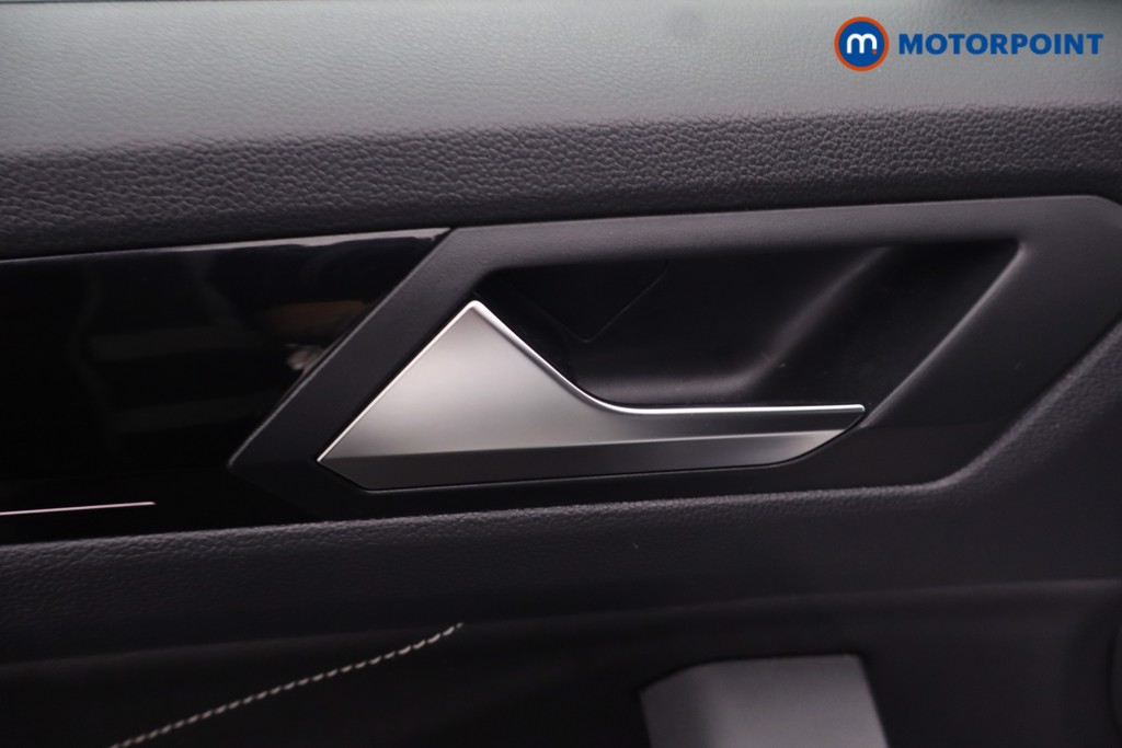 Volkswagen T-Roc R-Line Manual Petrol SUV - Stock Number (1671781) - 44th supplementary image