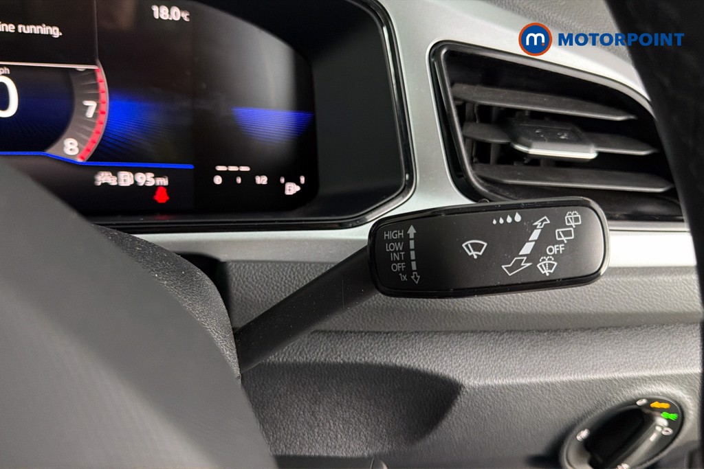 Volkswagen T-Roc Life Manual Petrol SUV - Stock Number (1671831) - 7th supplementary image