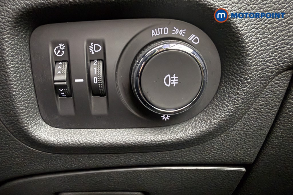 Vauxhall Astra Elite Nav Premium Manual Petrol Hatchback - Stock Number (1672071) - 17th supplementary image