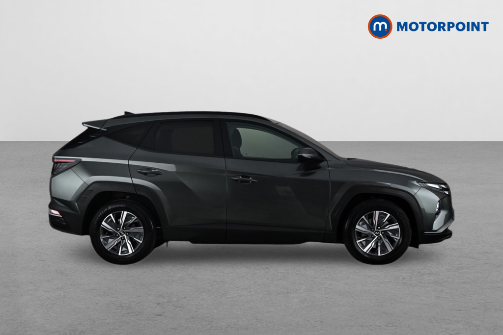 Hyundai Tucson Se Connect Manual Petrol SUV - Stock Number (1672300) - Drivers side