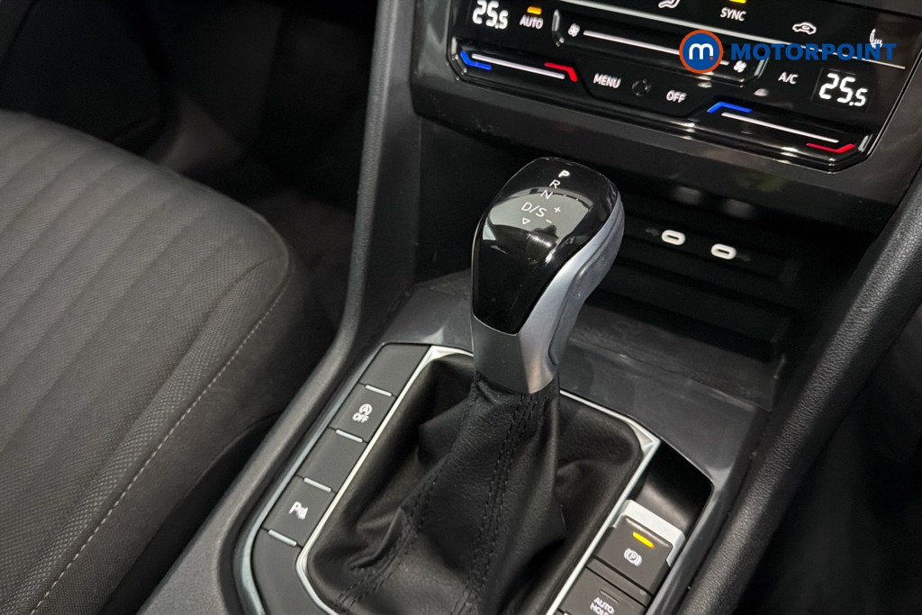 Volkswagen Tiguan Allspace Life Automatic Petrol SUV - Stock Number (1672304) - 12th supplementary image