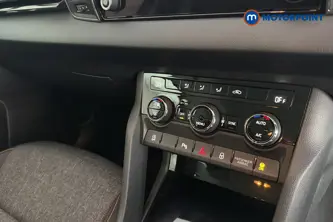 Skoda Karoq Se Drive Manual Petrol SUV - Stock Number (1672929) - 12th supplementary image