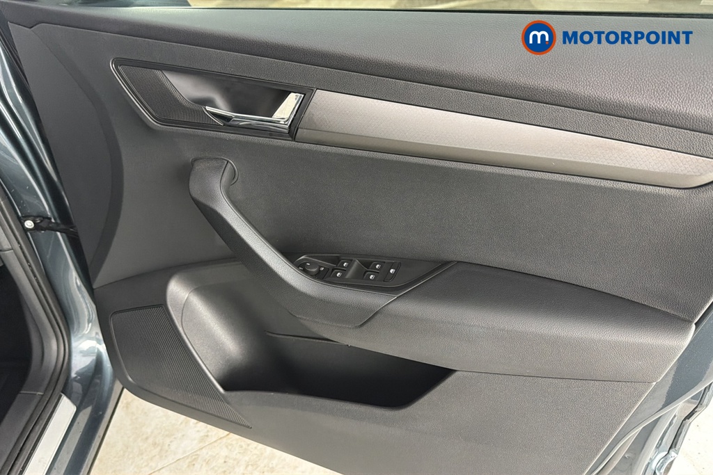 Skoda Karoq Se Drive Manual Petrol SUV - Stock Number (1672929) - 18th supplementary image
