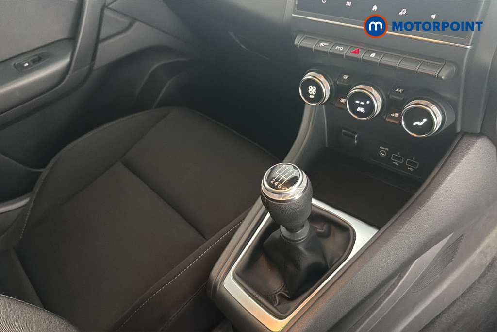 Renault Captur Iconic Manual Petrol SUV - Stock Number (1673145) - 15th supplementary image