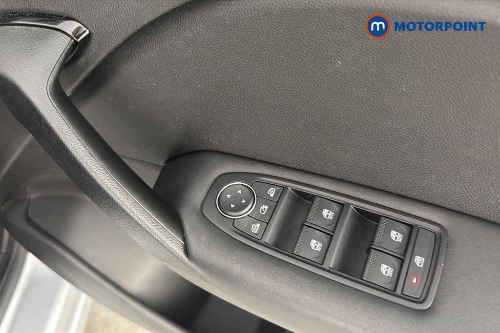 Renault Captur Iconic Manual Petrol SUV - Stock Number (1673145) - 19th supplementary image