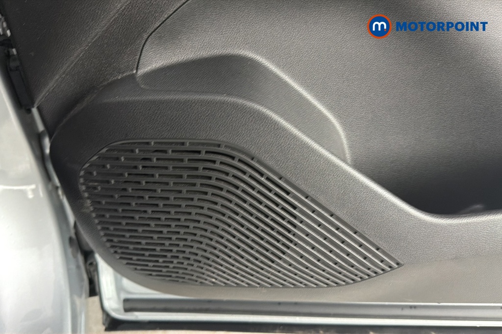 Renault Captur Iconic Manual Petrol SUV - Stock Number (1673145) - 21st supplementary image