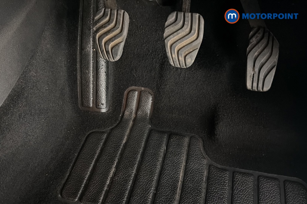 Renault Captur Iconic Manual Petrol SUV - Stock Number (1673145) - 24th supplementary image