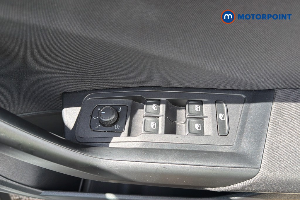 Volkswagen T-Roc Life Manual Petrol SUV - Stock Number (1673528) - 3rd supplementary image