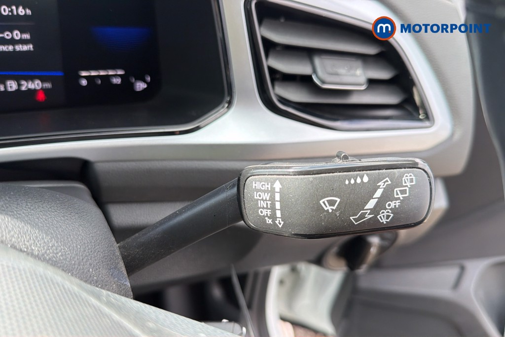 Volkswagen T-Roc Life Manual Petrol SUV - Stock Number (1673528) - 10th supplementary image