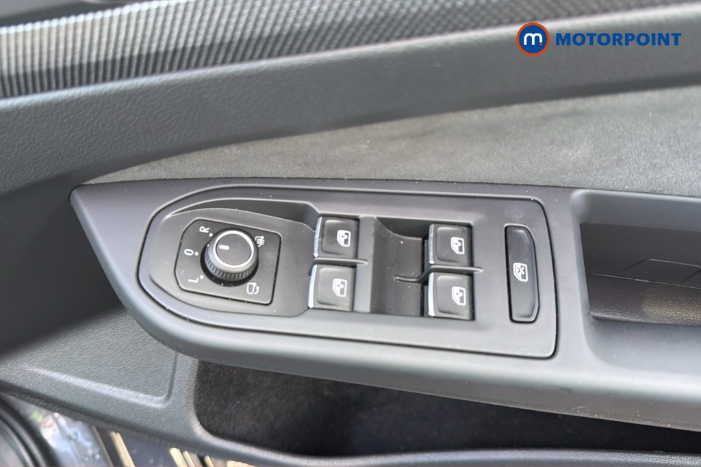 Volkswagen Golf Black Edition Manual Petrol Hatchback - Stock Number (1673583) - 4th supplementary image