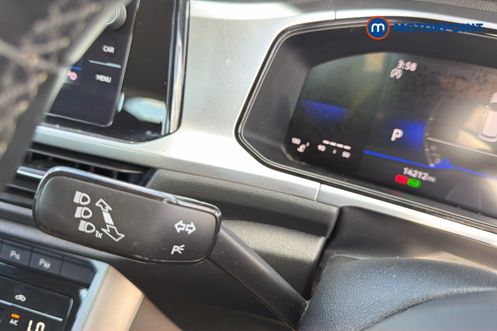 Volkswagen T-Roc Life Automatic Petrol SUV - Stock Number (1673598) - 6th supplementary image