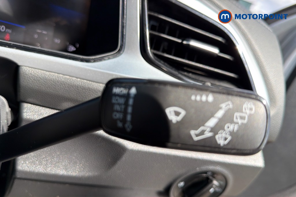 Volkswagen T-Roc Life Automatic Petrol SUV - Stock Number (1673598) - 7th supplementary image