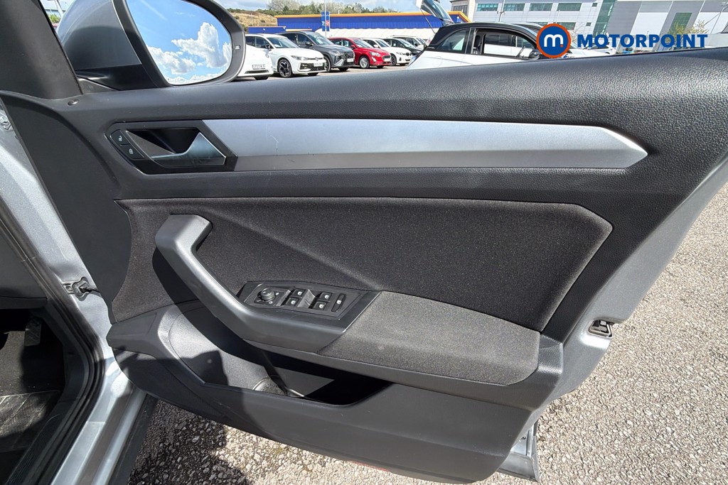 Volkswagen T-Roc Life Automatic Petrol SUV - Stock Number (1673598) - 19th supplementary image