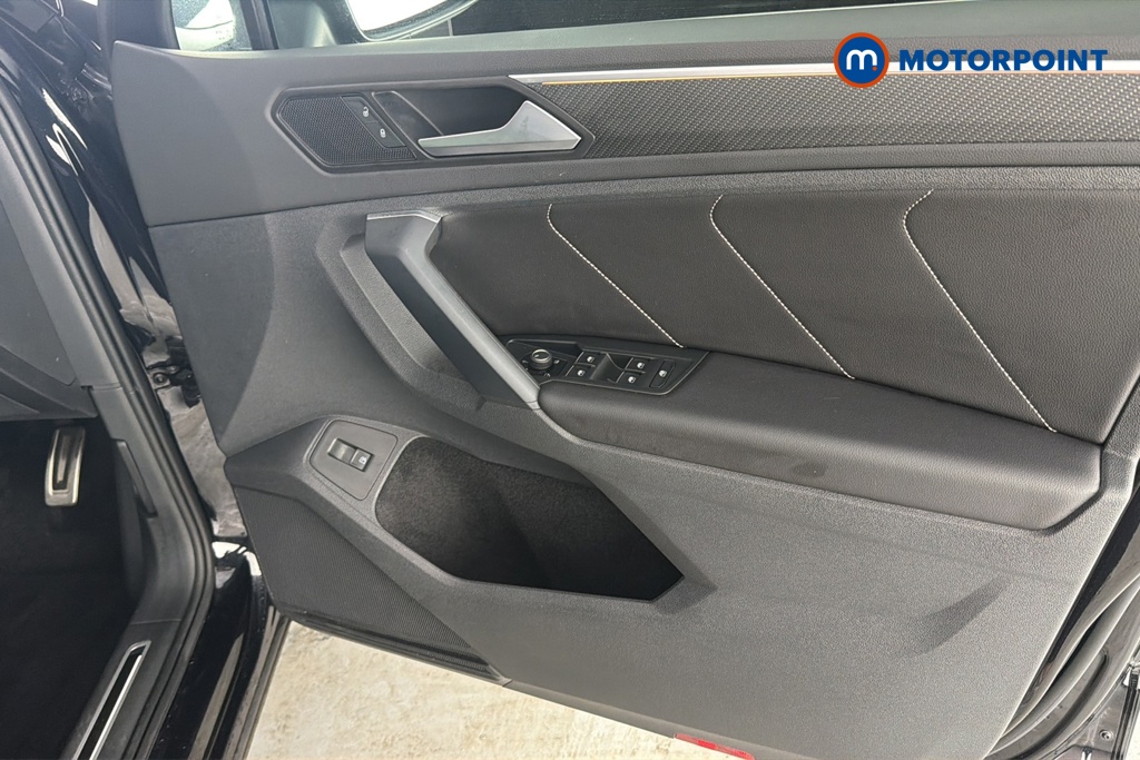 Volkswagen Tiguan R-Line Automatic Petrol Plug-In Hybrid SUV - Stock Number (1673890) - 18th supplementary image