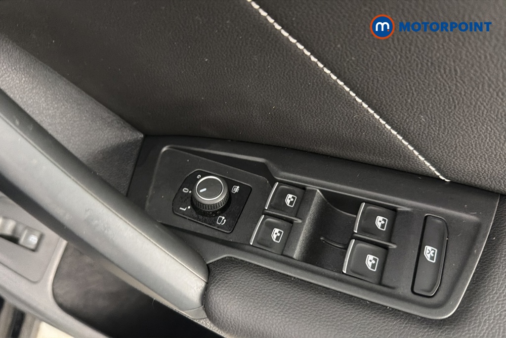 Volkswagen Tiguan R-Line Automatic Petrol Plug-In Hybrid SUV - Stock Number (1673890) - 19th supplementary image
