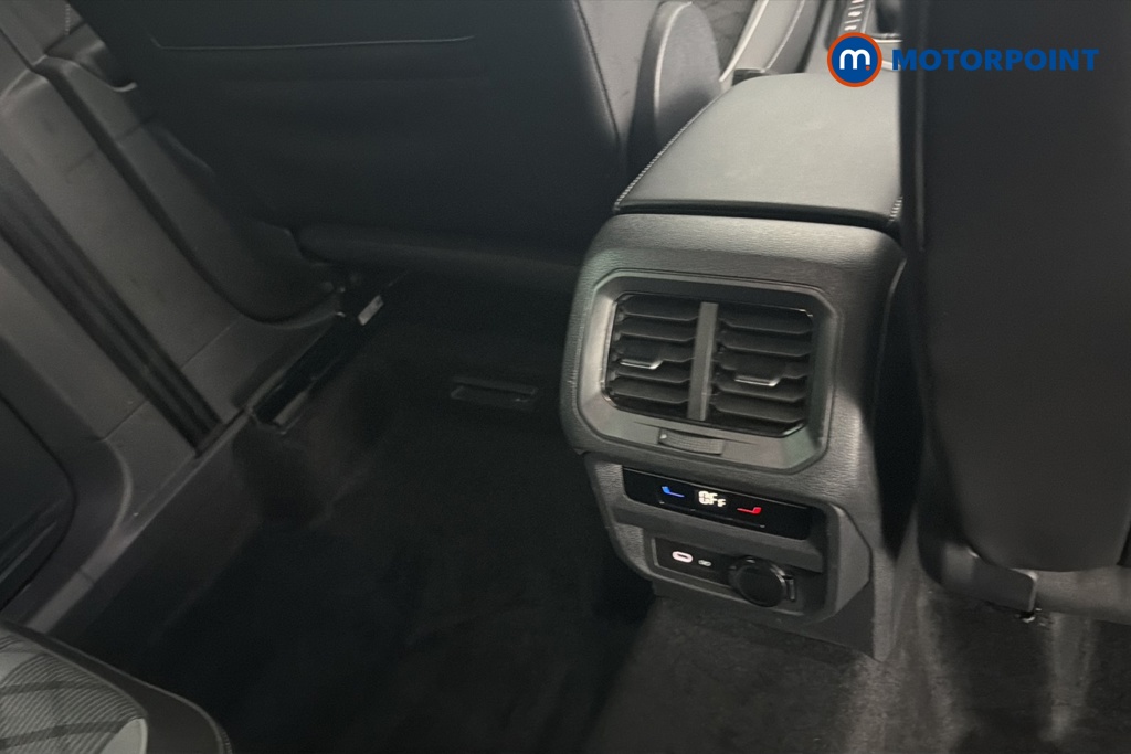Volkswagen Tiguan R-Line Automatic Petrol Plug-In Hybrid SUV - Stock Number (1673890) - 28th supplementary image