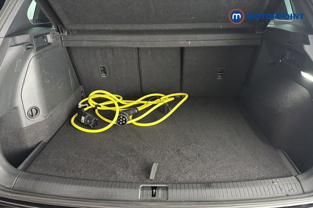 Volkswagen Tiguan R-Line Automatic Petrol Plug-In Hybrid SUV - Stock Number (1673890) - 34th supplementary image