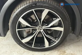 Volkswagen Tiguan R-Line Automatic Petrol Plug-In Hybrid SUV - Stock Number (1673890) - 44th supplementary image