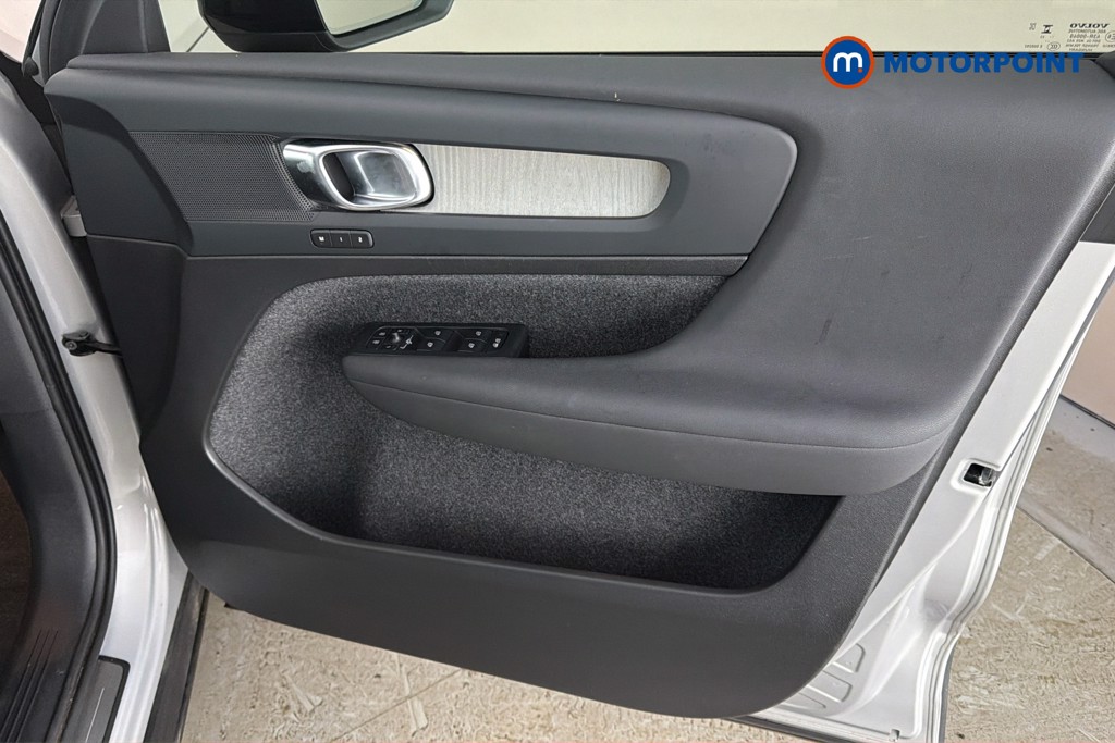 Volvo Xc40 Plus Automatic Petrol SUV - Stock Number (1673896) - 19th supplementary image