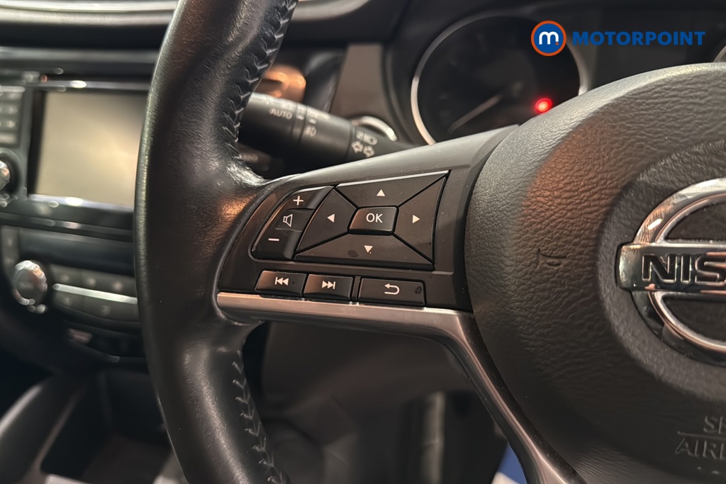 Nissan Qashqai N-Connecta Manual Petrol SUV - Stock Number (1674080) - 4th supplementary image
