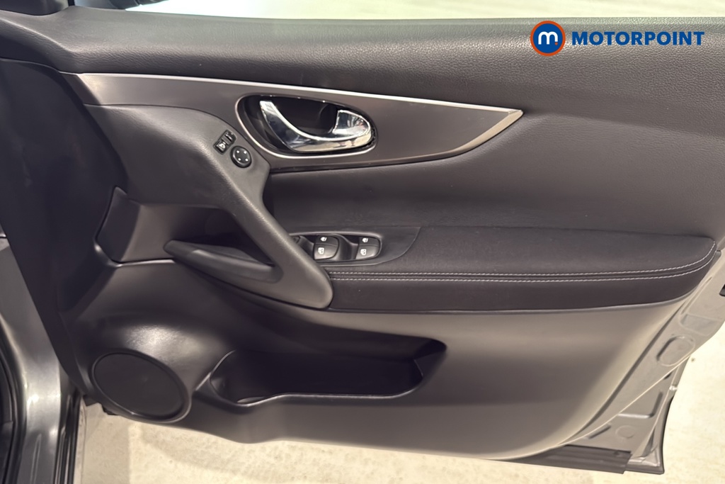 Nissan Qashqai N-Connecta Manual Petrol SUV - Stock Number (1674080) - 18th supplementary image