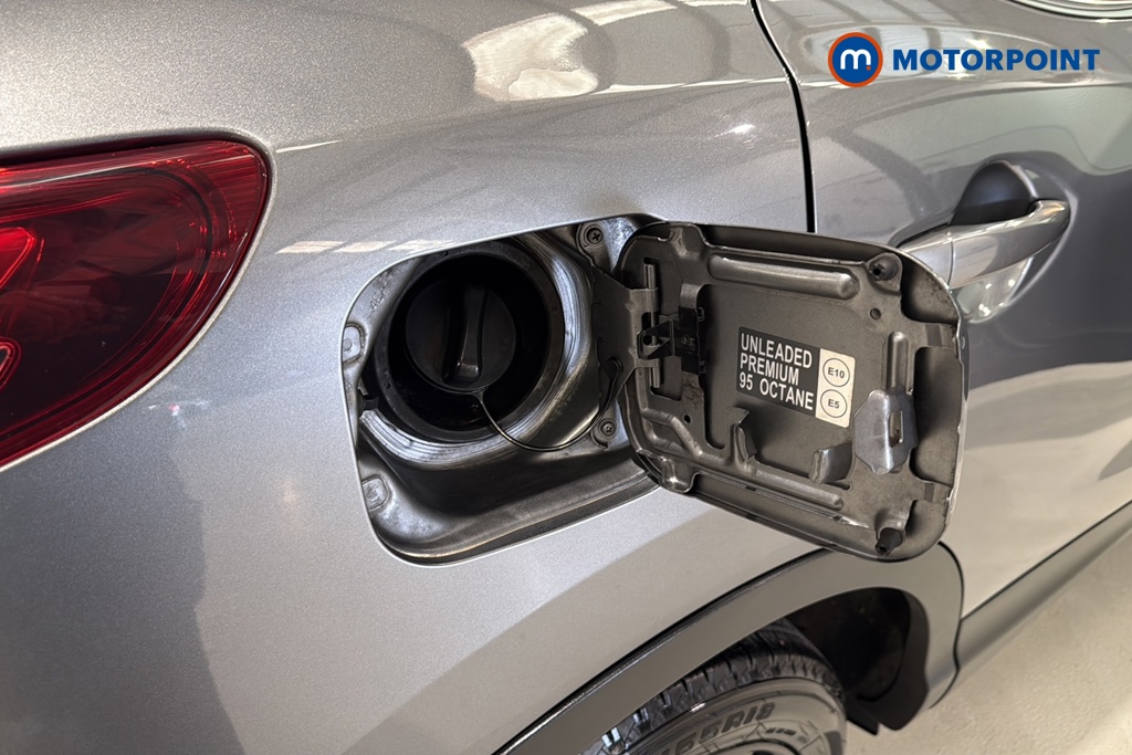 Nissan Qashqai N-Connecta Manual Petrol SUV - Stock Number (1674080) - 41st supplementary image