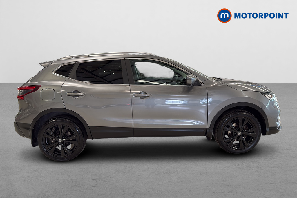 Nissan Qashqai N-Connecta Manual Petrol SUV - Stock Number (1674080) - Passenger side