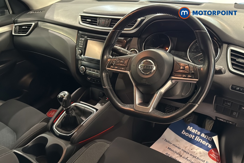 Nissan Qashqai N-Connecta Manual Petrol SUV - Stock Number (1674080) - 1st supplementary image