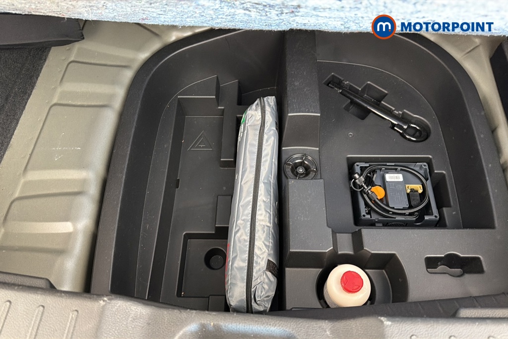 Nissan Juke Tekna Manual Petrol SUV - Stock Number (1674448) - 33rd supplementary image