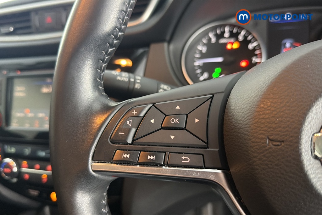 Nissan Qashqai Acenta Premium Manual Petrol SUV - Stock Number (1674465) - 4th supplementary image