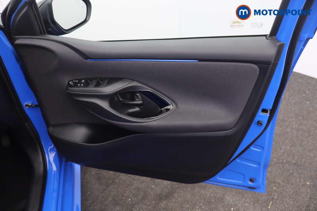 Toyota Yaris Premiere Edition Automatic Petrol-Electric Hybrid Hatchback - Stock Number (1674484) - 10th supplementary image