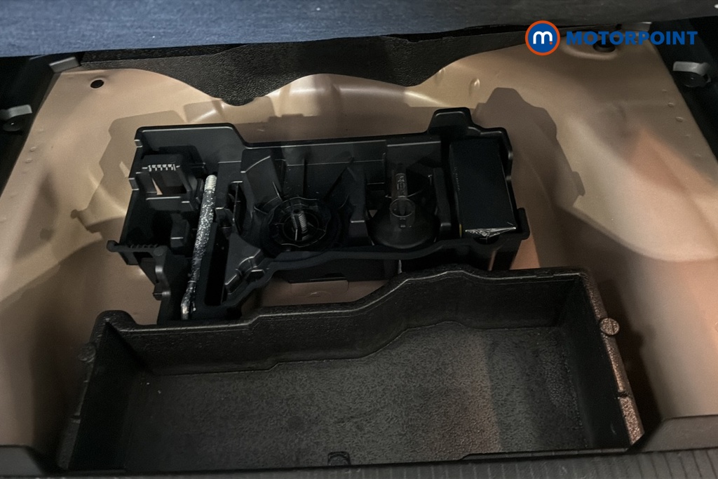 Peugeot 2008 Allure Premium-Plus Manual Petrol SUV - Stock Number (1674749) - 33rd supplementary image