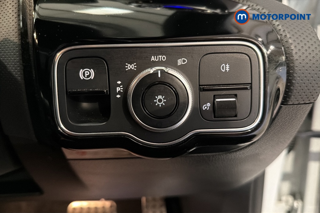 Mercedes-Benz A Class Amg Line Premium Edition Automatic Petrol Hatchback - Stock Number (1675477) - 11th supplementary image